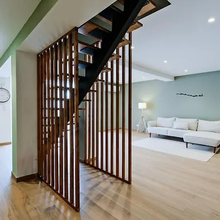 Lovely Studio, Fully Equipped & Near Subway N7 Апартаменти
